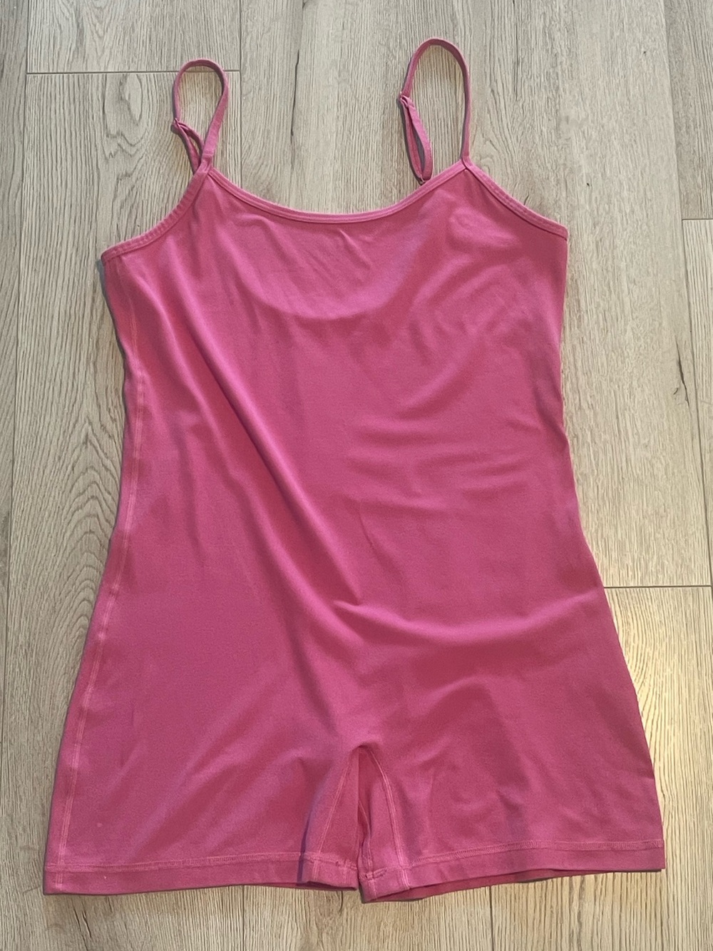 Aritzia TNA Golden BUTTER Essential 3" Romper - Pink Athletic Scoopneck